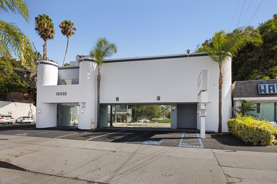 More Photos Of 12532 Ventura Blvd, Studio City Medical For Sale