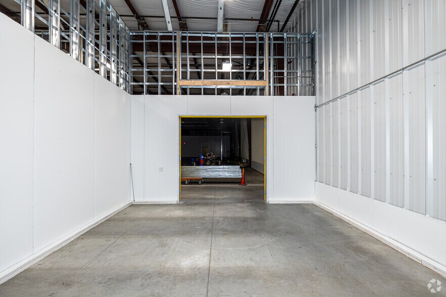 More Photos Of 299 Industrial Ln, Torrington Distribution For Lease