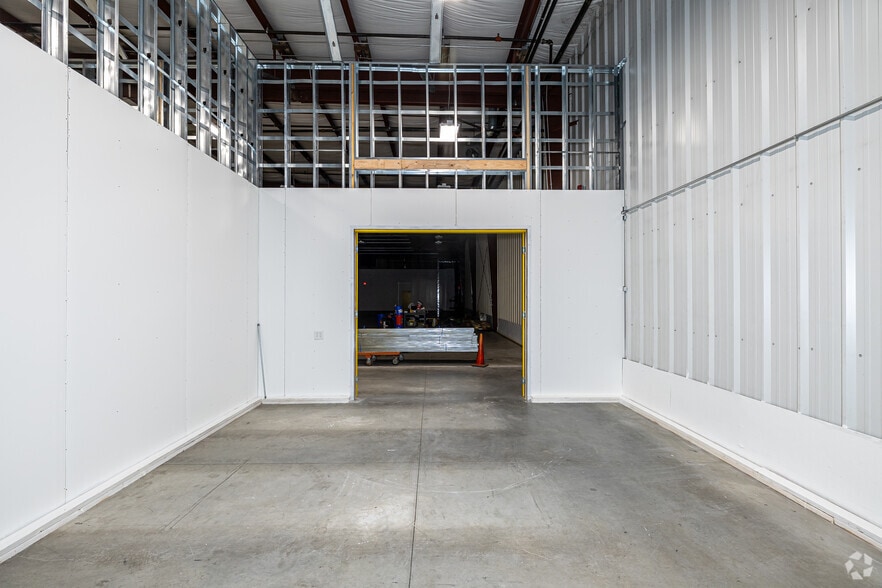 More Photos Of 299 Industrial Ln, Torrington Distribution For Lease