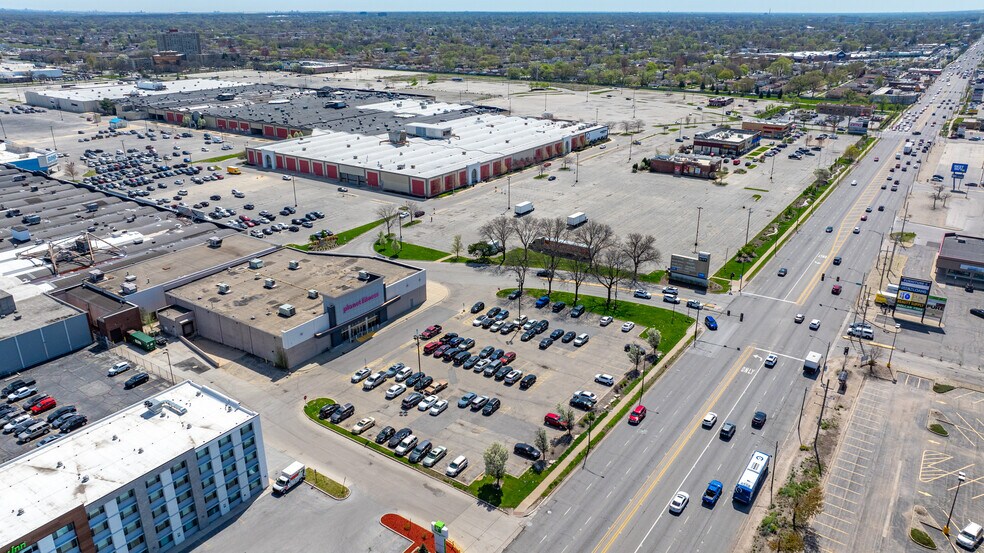 More Photos Of 7455 S Cicero Ave, Chicago Freestanding For Sale