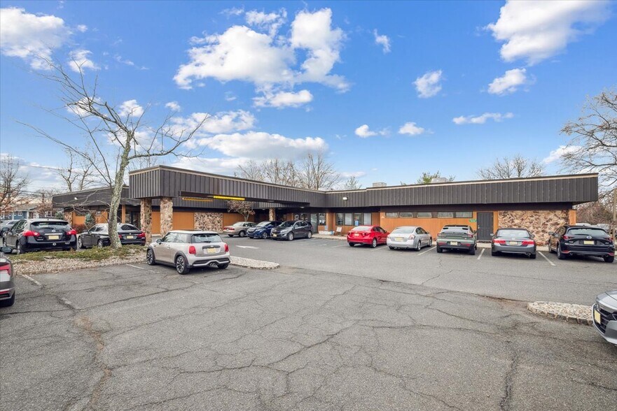 More Photos Of 215 Union Ave, Bridgewater Office For Sale