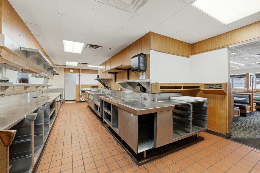 More Photos Of 143 Division St, Stevens Point Restaurant For Sale