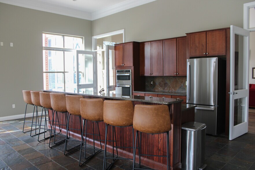 More Photos Of 575 W 1st Ave, Columbus Office For Sale