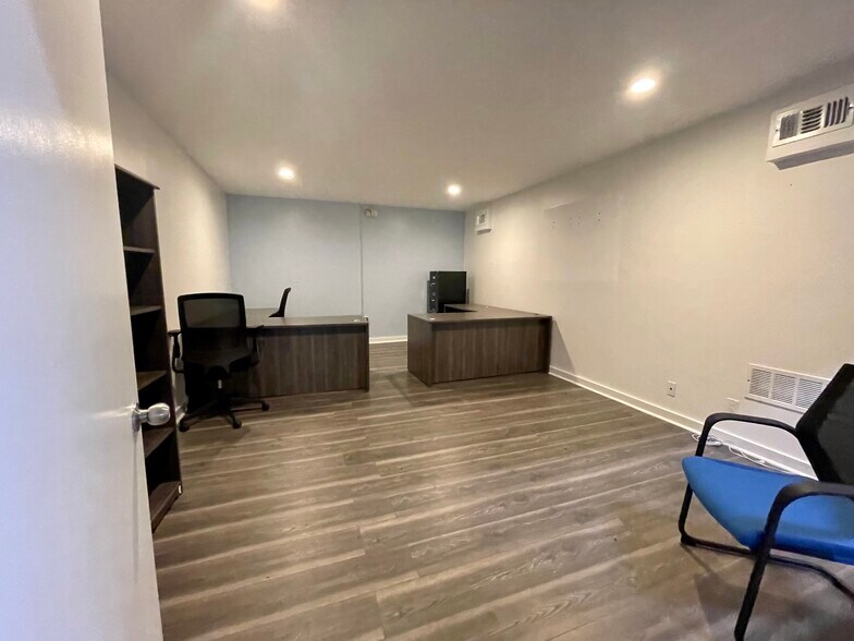 More Photos Of 3700-3718 SW 30th Ave, Fort Lauderdale Warehouse For Sale
