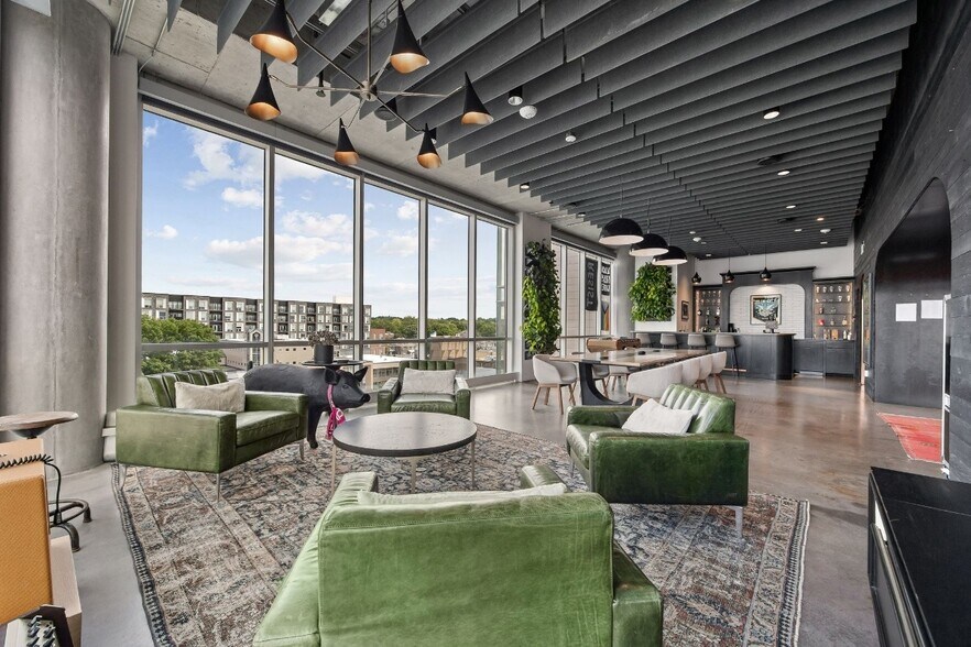 More Photos Of 404 E College St, Iowa City Hotel For Sale