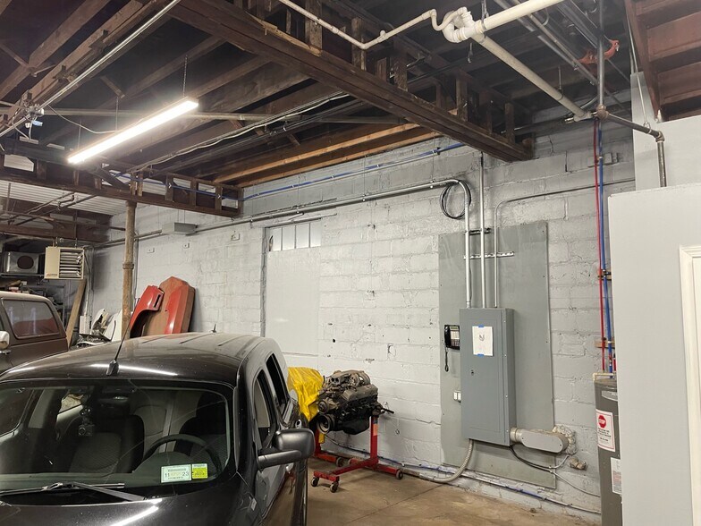 More Photos Of 1427-1431 Valley Dr, Syracuse Warehouse For Sale