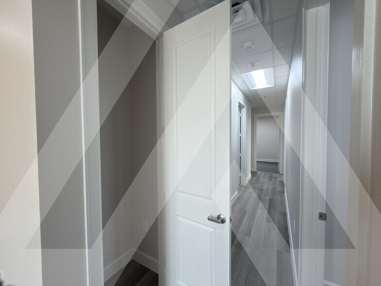 More Photos Of 18723 Mueschke Rd, Cypress Office For Lease