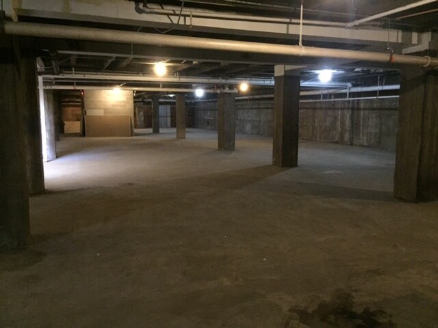 More Photos Of 2769-2787 N Milwaukee Ave, Chicago Coworking Space
