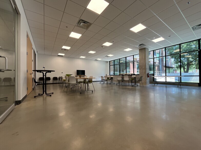 More Photos Of 1800 E 4th St, Austin Apartments For Sale