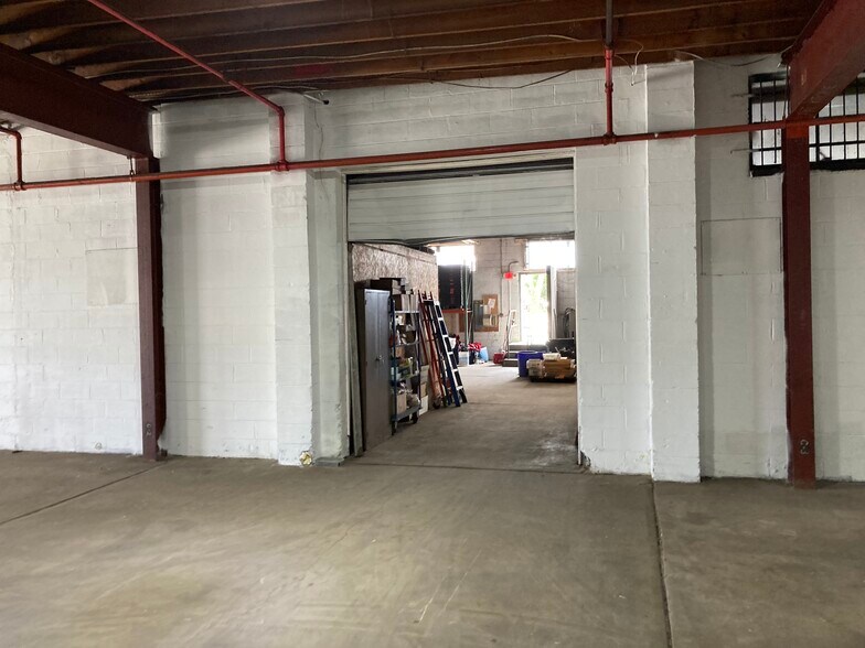 More Photos Of 410 8th St, Gloucester City Light Distribution For Sale