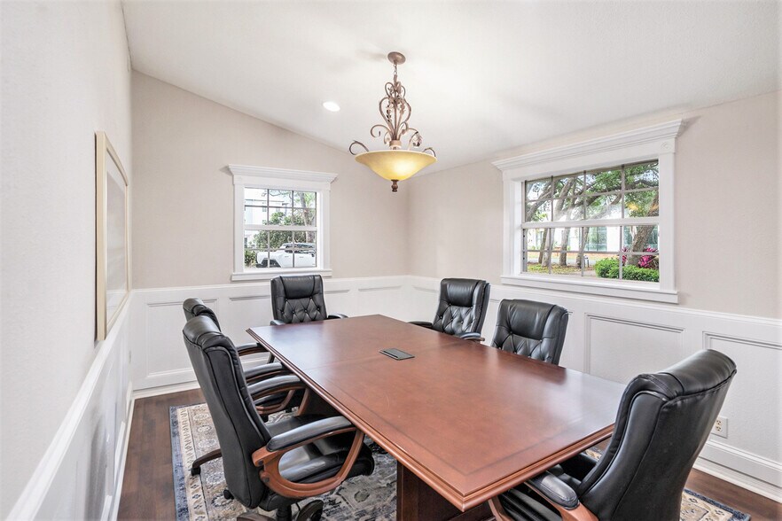 More Photos Of 329 Pauls Dr, Brandon Office Residential For Sale