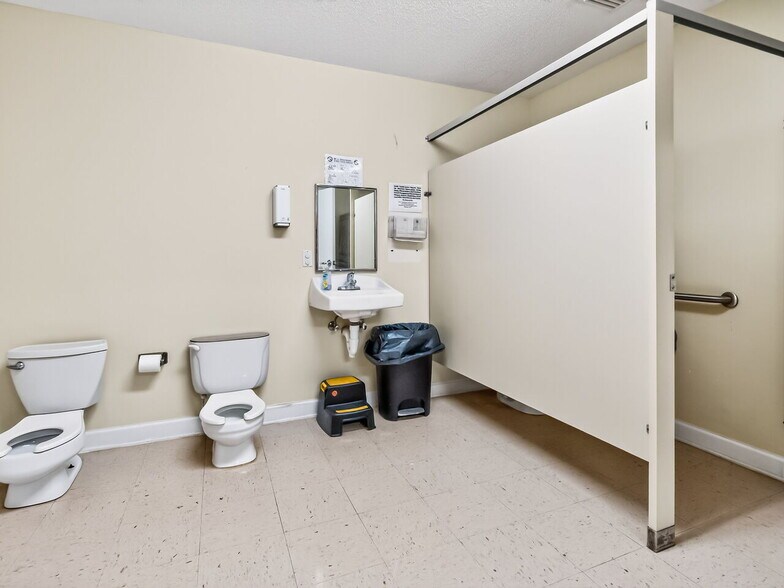 More Photos Of 1480 McNeill Rd, Sanford Flex For Sale