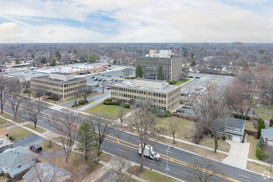 More Photos Of 125 S Wilke Rd, Arlington Heights Medical For Lease
