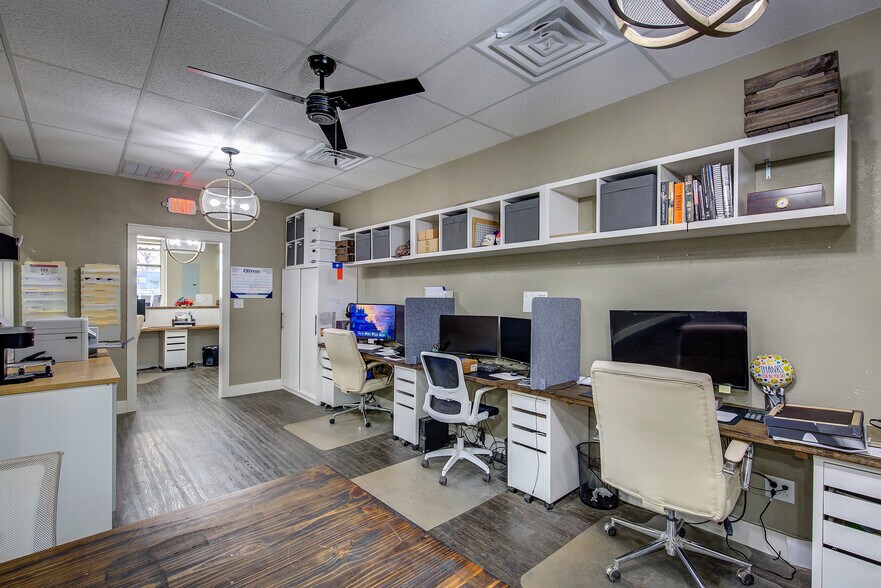 More Photos Of 400 Gilmer St, Sulphur Springs Storefront For Lease