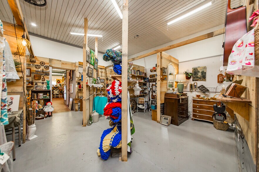 More Photos Of 223 W Main St, Mountain View Storefront For Sale