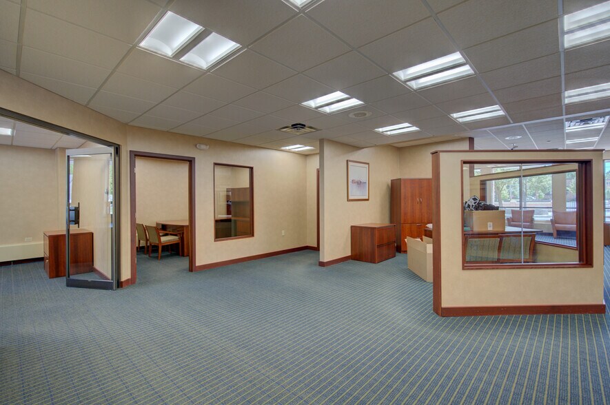 More Photos Of 319 E Broadway St, Mount Pleasant Bank For Sale