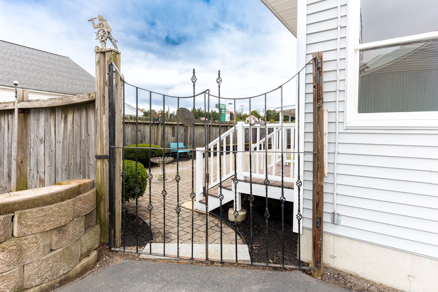 More Photos Of 280 Washington St, North Easton Light Distribution For Sale