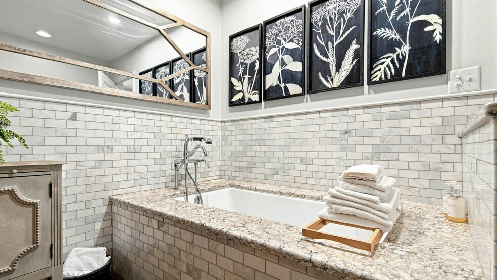 More Photos Of 304 S Gay St, Knoxville Office Residential For Sale