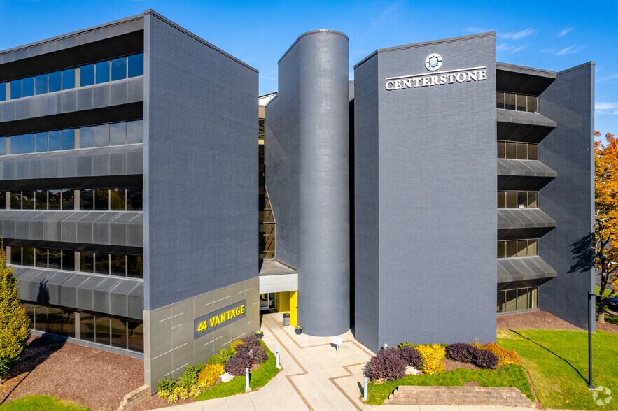 More Photos Of 44 Vantage Way, Nashville Office For Lease