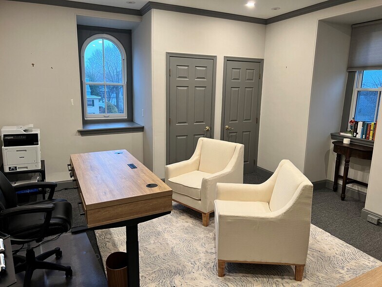 More Photos Of 68 E Court St, Doylestown Office For Lease