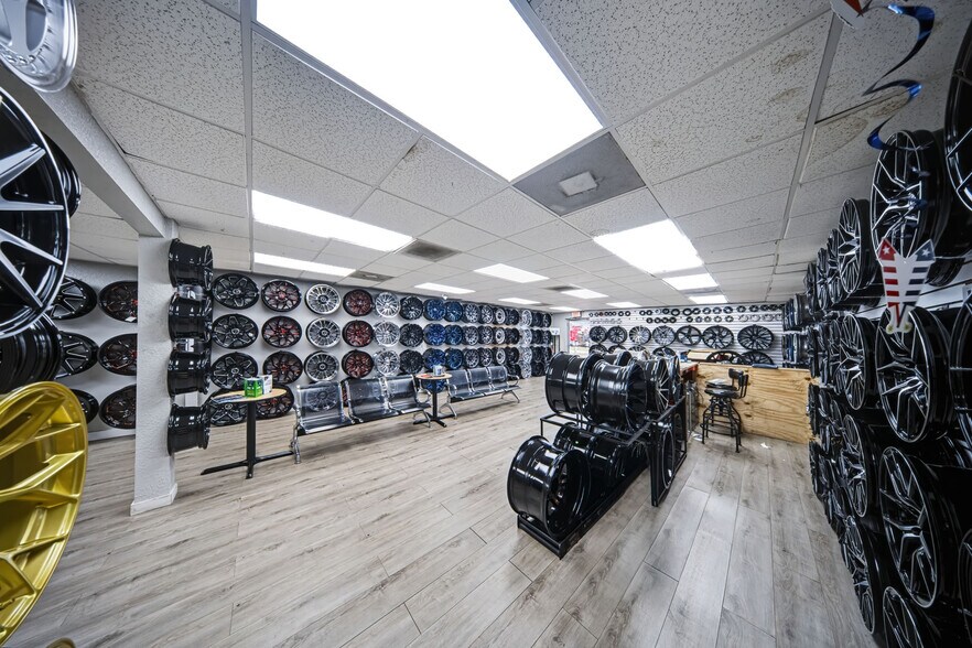 More Photos Of 2422 N Military Trl, West Palm Beach Warehouse For Sale