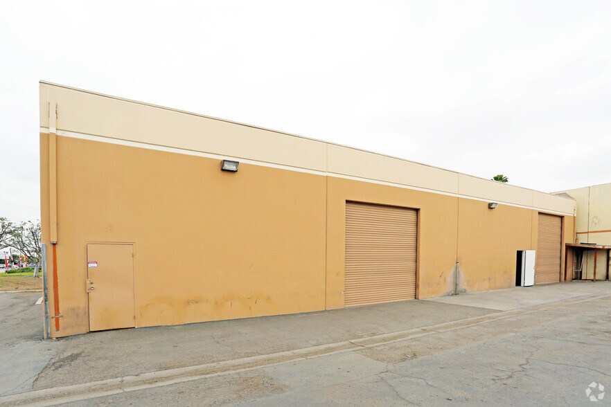 More Photos Of 1381 N Kraemer Blvd, Anaheim Warehouse For Lease