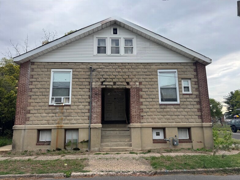 More Photos Of 400 Magnolia St, Beverly Warehouse For Sale