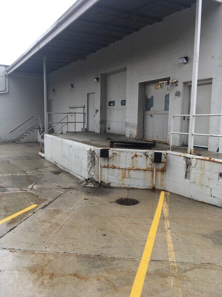 More Photos Of 100 S 6th Ave, West Bend Flex For Lease