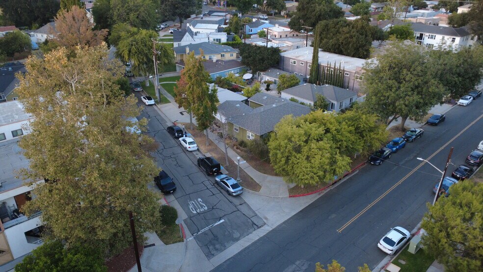 More Photos Of 1717 E Chevy Chase Dr, Glendale Multifamily For Sale