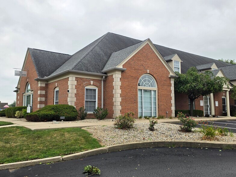 More Photos Of 9750 Lantern Rd, Fishers Office For Lease