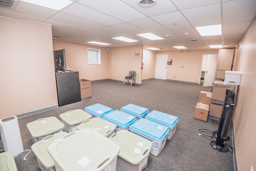 More Photos Of 1 Post Office Rd, Waldorf Medical For Lease