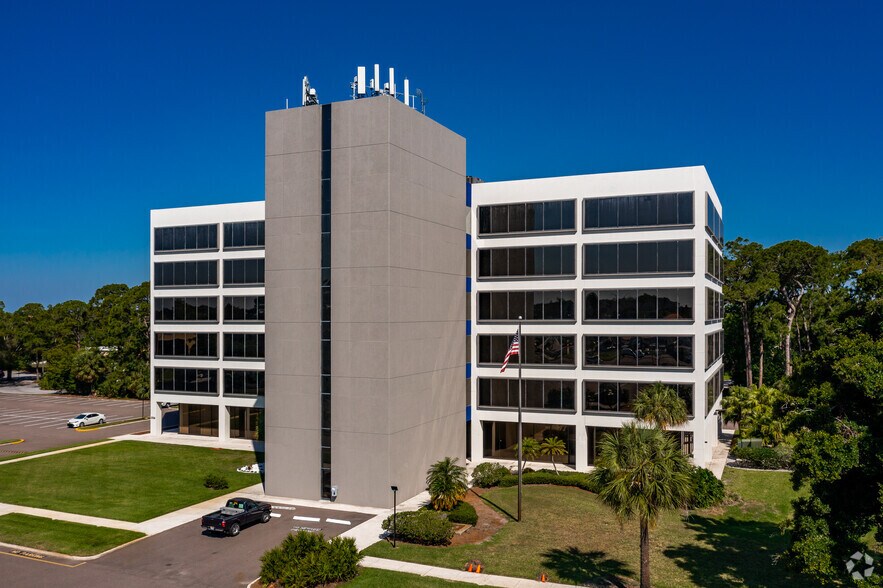 Primary Photo Of 2536 Countryside Blvd, Clearwater Coworking Space