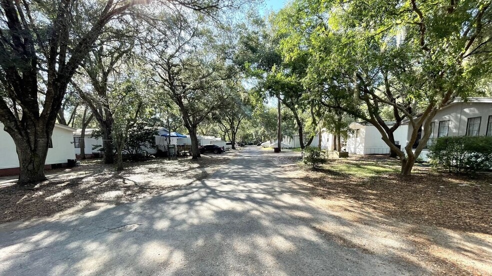 More Photos Of 14455 E Highway 25, Ocklawaha Manufactured Housing Mobile Home Park For Sale