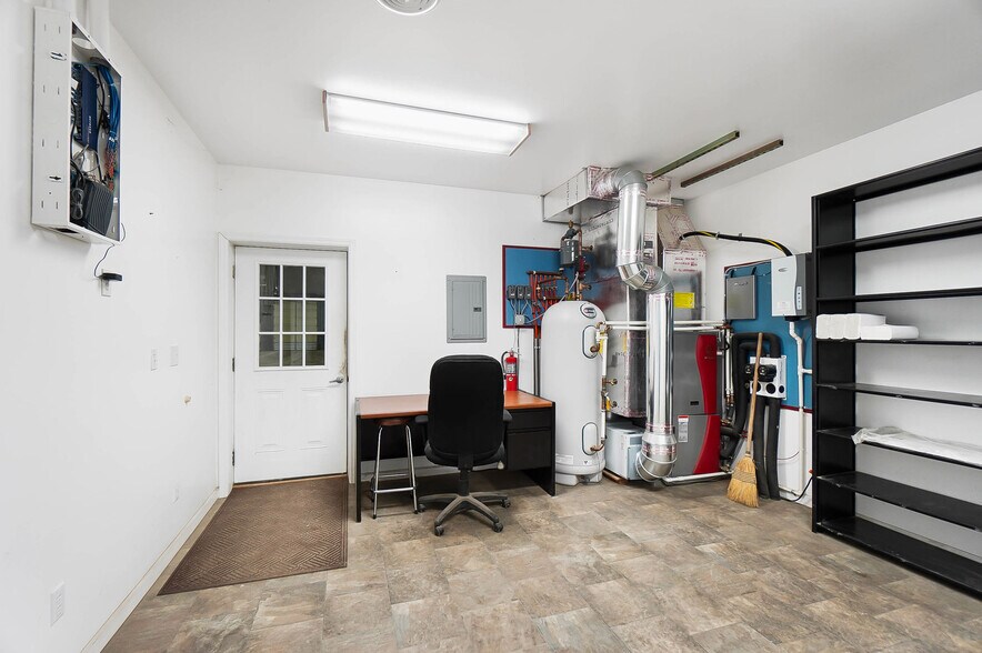 More Photos Of 6220 Knollwood Rd, Springfield Warehouse For Sale