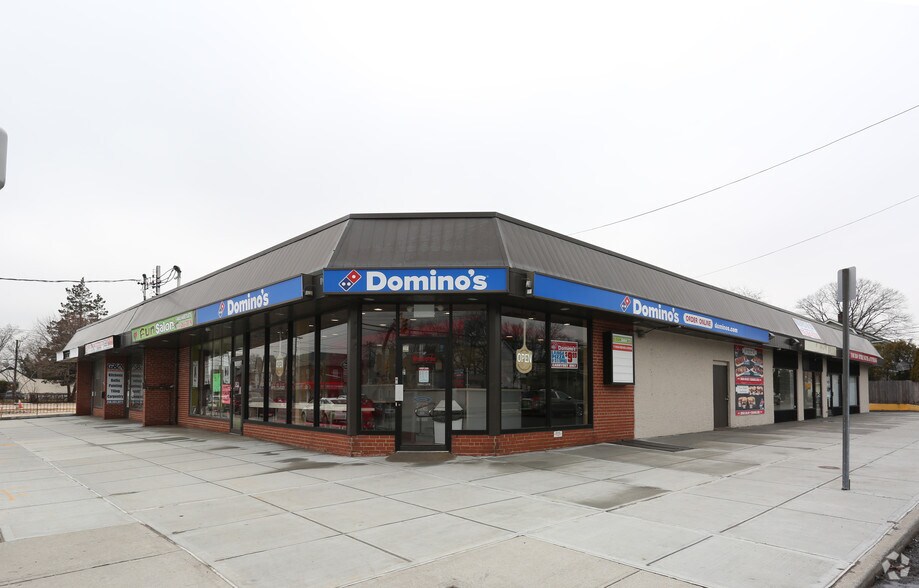 More Photos Of 166 Poplar St, West Hempstead Storefront Retail Office For Lease