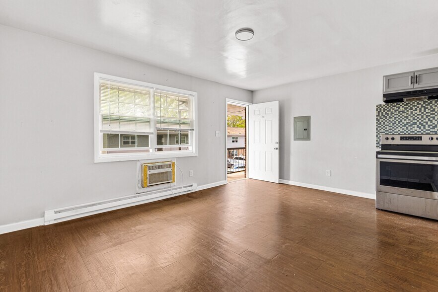 More Photos Of 210 Matthews Ave, Carrollton Apartments For Sale