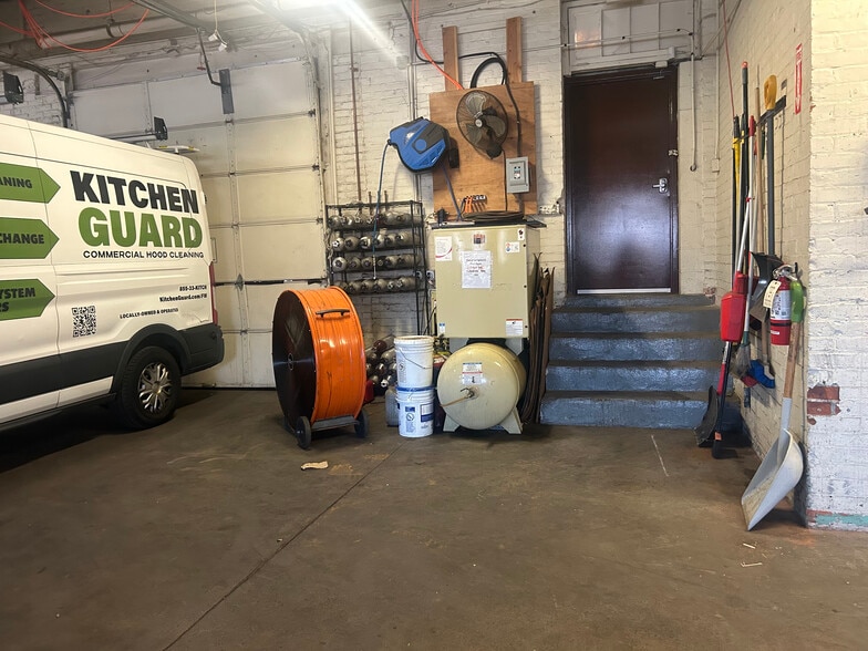 More Photos Of 425 Fairfield Ave, Stamford Warehouse For Lease