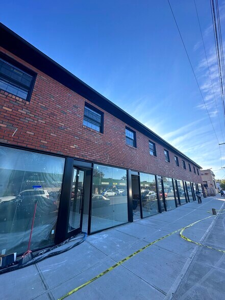 More Photos Of 205-16 Linden Blvd, Saint Albans Storefront Retail Residential For Lease