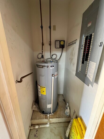 More Photos Of 3770 Private Road 3439, Longview Flex For Sale