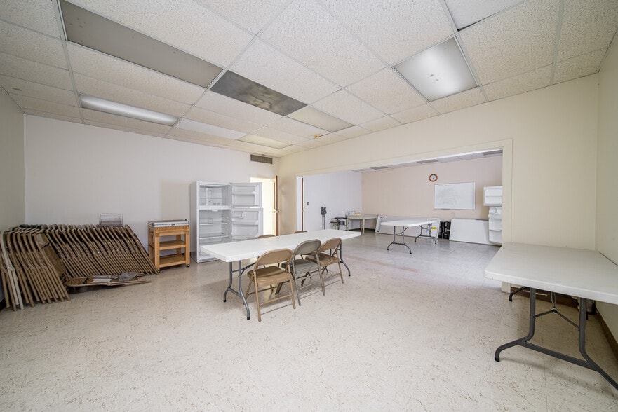 More Photos Of 4323 Primrose Rd, Columbus Religious Facility For Sale