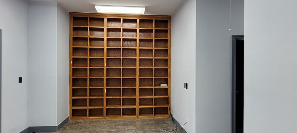 More Photos Of 2310-2320 N Highway 66, Catoosa Office For Sale