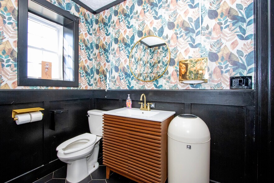 More Photos Of 153 W Main St, Loudonville Restaurant For Sale