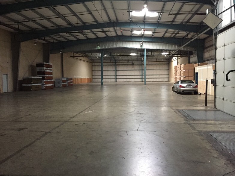 More Photos Of 1701 W 31st St, Vancouver Warehouse For Lease