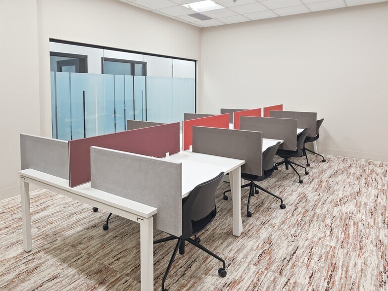 More Photos Of 775 N 1525th W, Farmington Coworking Space