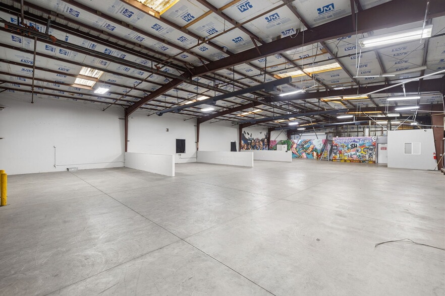 More Photos Of 13410 Waco St, Baldwin Park Manufacturing For Lease