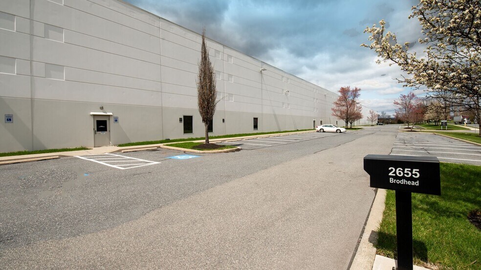 More Photos Of 2655 Brodhead Rd, Bethlehem Warehouse For Lease