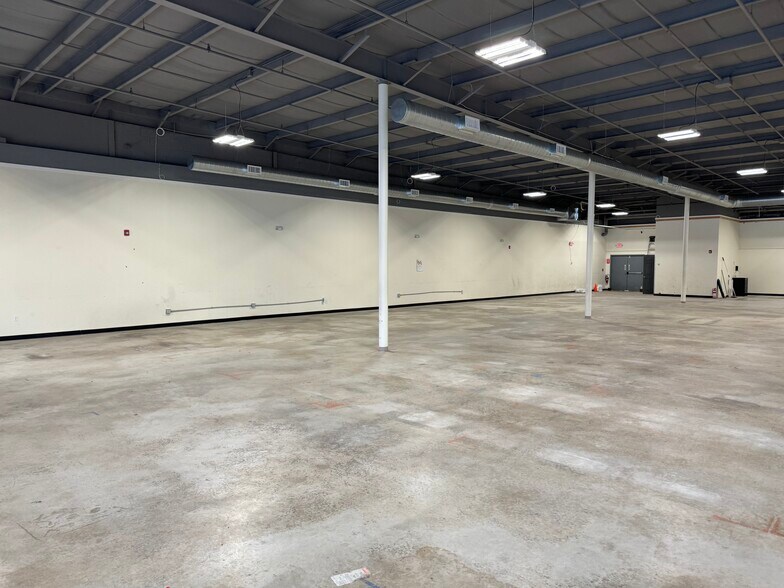 More Photos Of 799 S Main St, Bellingham Unknown For Lease