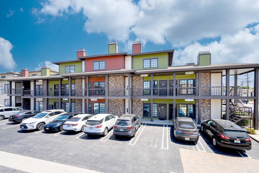 More Photos Of 207 W Alameda Ave, Burbank Office For Sale