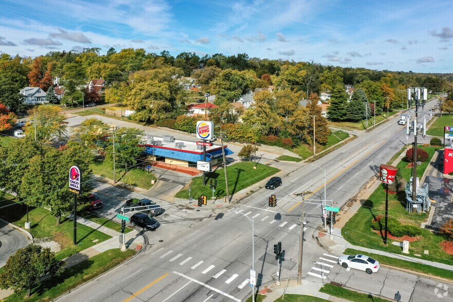 Primary Photo Of 7606 N 30th St, Omaha Fast Food For Lease