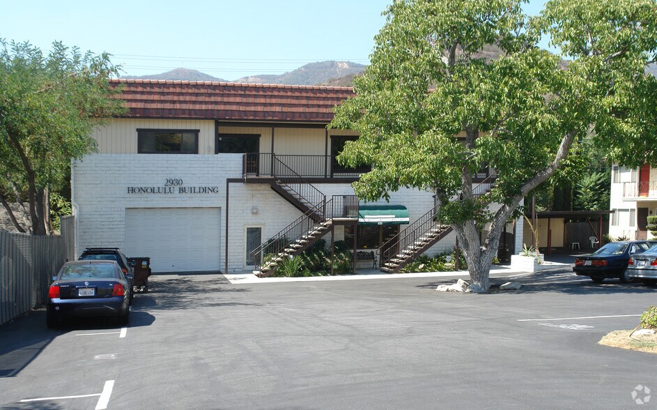Primary Photo Of 2930 Honolulu Ave, La Crescenta Office For Lease
